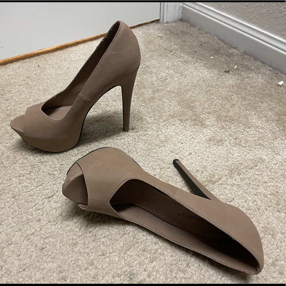 Nude / tan peep toe high heels in suede